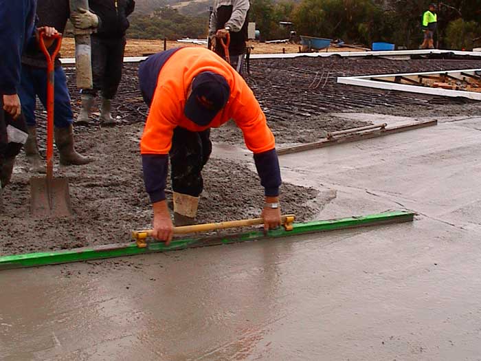 Screeding